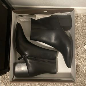New black booties size 8 1/2
